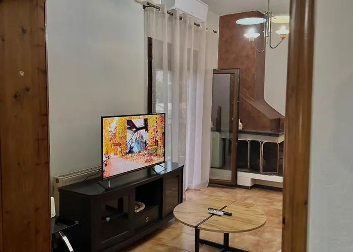Ericius House アパート イエリソス